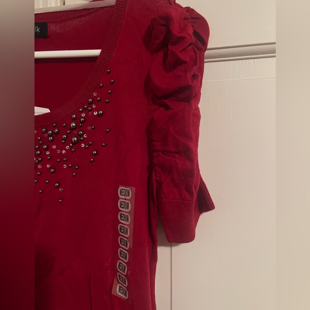 August Silk Ladies SS Scoop Neck Red Daggar Sweater Top Medium NWT - Picture 3 of 7